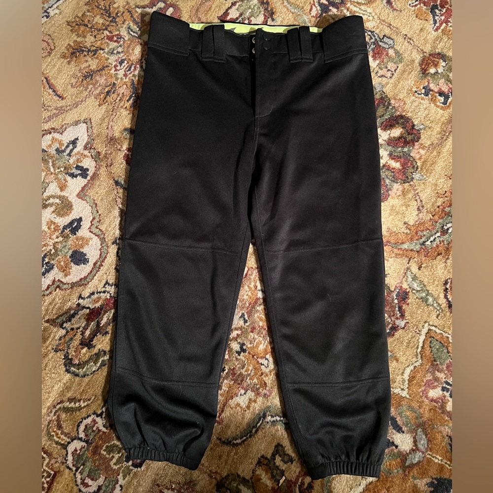 Mizuno softball pants women’s small. like new condition. mid calf.